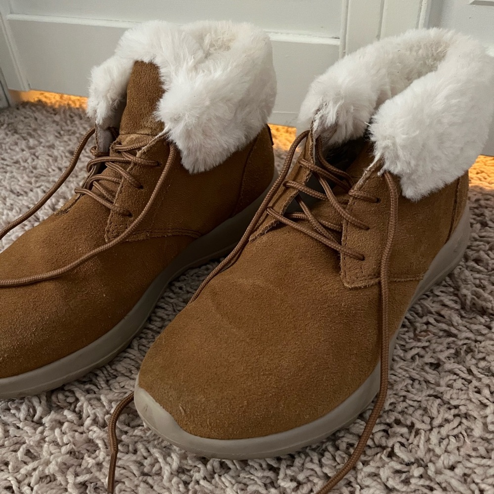 Sketchers winter ankle boot